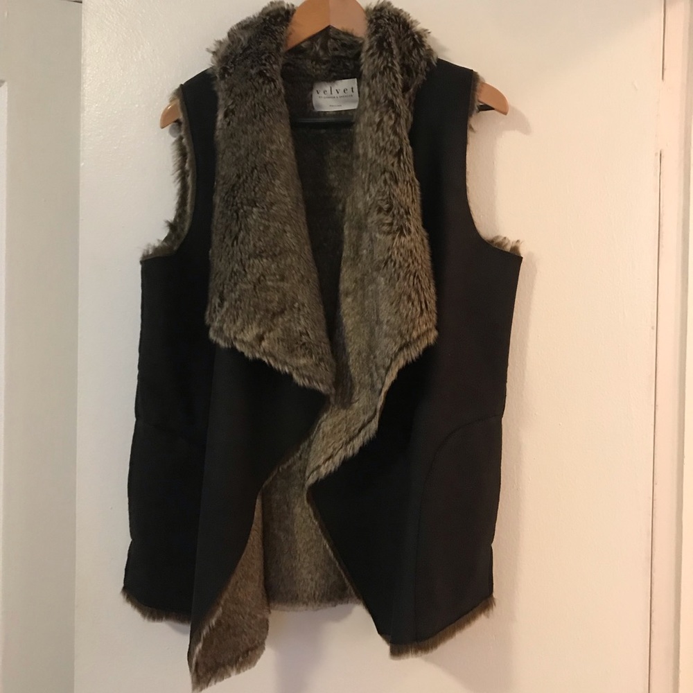 Velvet by Graham & Spencer vest